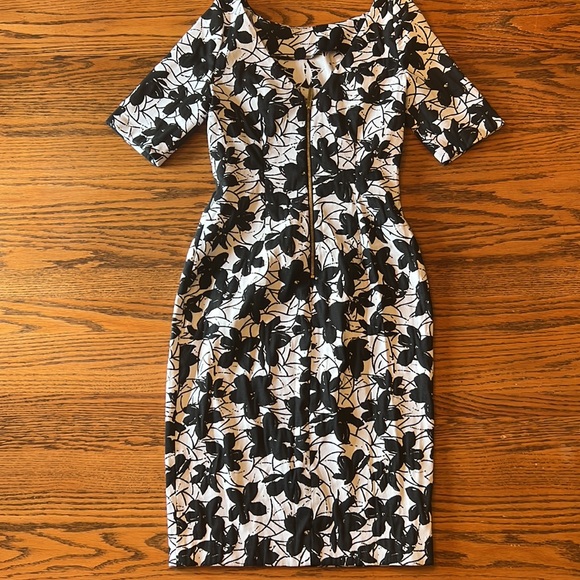 CALVIN KLEIN FLORAL DRESS - Picture 2 of 6